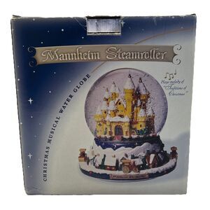 Mannheim Steamroller Musical Wind Up Water Snow Globe, Traditions of Christmas